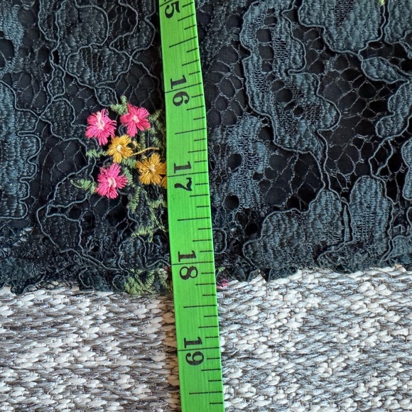 ZARA Basic Collection Black Lace Floral Blouse - XS - Picture 11 of 14